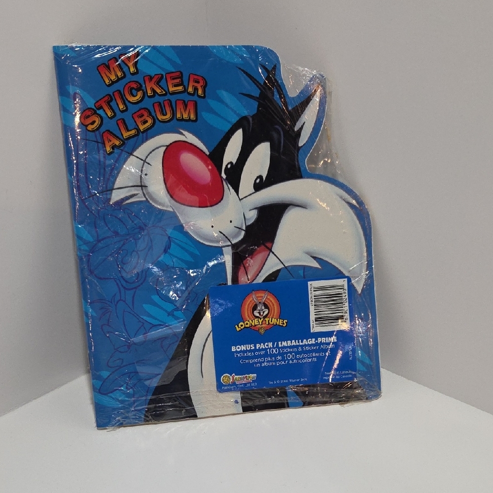 Warner Bros. Looney Tunes Blue and Red Sylvester Album